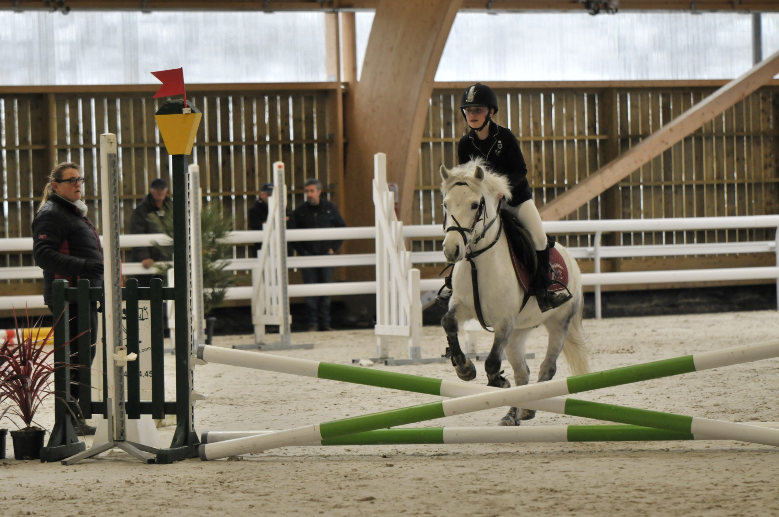 L’équipôle- Concours de sauts d’obstacles indoor